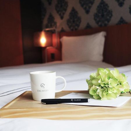 Talmud Hotel Yizhong Taichung Esterno foto