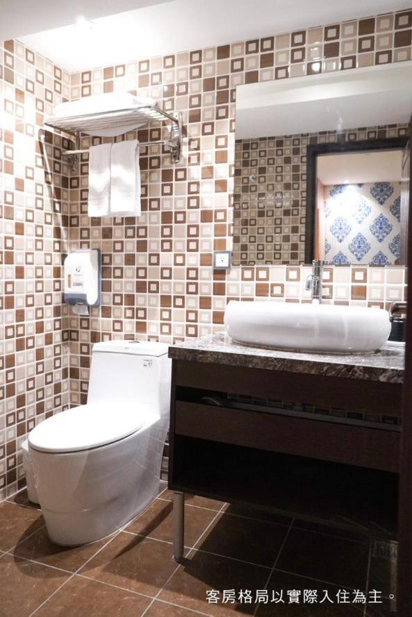 Talmud Hotel Yizhong Taichung Esterno foto